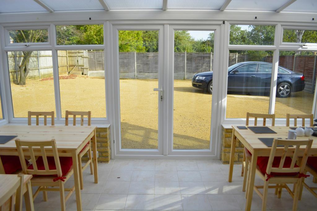 Winston Guesthouse Bicester Exterior photo